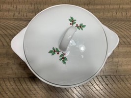 Tienshan Holiday Hostess Covered Serving Dish 10” Christmas 1 1/2 Quart - £14.69 GBP