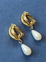 Goldtone Split Crescent Half Hoop w Faux White Pearl Briolette Bead Dangle Clip - £10.10 GBP