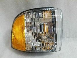 Passenger R Corner/Park Light Beside Headlamp Fits 94-02 Dodge 2500 Pick... - £21.80 GBP
