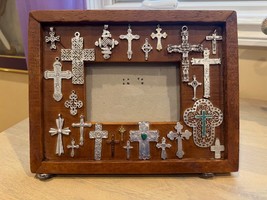 Crosses Frame Christianity Easel Stand hods Photo 5.5 x 3.5 or 4 x 6 - $367.88 MXN