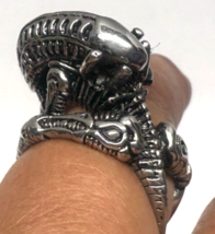 Alien Stainless Steel Horror Sci Fi Men&#39;s Size 10 Ring - $647.33 MXN