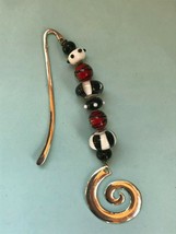 Silvertone Metal Shepherd’s Hook w Black White &amp; Red Fused Art Glass Beads Bookm - £6.80 GBP