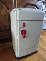 1950&#39;s Coldspot Jr. Salesman Sample Miniature Refrigerator - 11&quot; X 9&quot; X 18&quot; High - £141.54 GBP