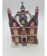 Dept. 56 Dickens&#39; Christmas Village ~ # 58106 Boarding &amp; Lodging School #43 - $279.00 MXN