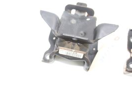01-10 CHEVROLET SILVERADO 2500HD 6.6L ENGINE MOUNTS PAIR Q6988 image 4