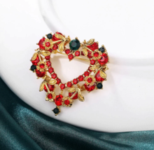 Heart Brooch Celebrity Pin Stunning Vintage Look Gold plated Queen Broach i34 - £14.26 GBP