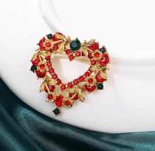 Heart Brooch Celebrity Pin Stunning Vintage Look Gold plated Queen Broach i34 - £14.20 GBP