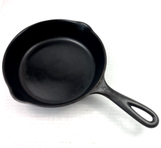 Vintage WAGNER Cast Iron Skillet No 5 Smooth Bottom 8&quot; Unmarked 1950s USA - £30.93 GBP
