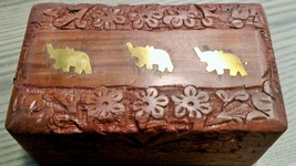 Carved Decorative Wooden UnHinged Box with 3 Brass Elephants and Hook Cl... - £14.18 GBP
