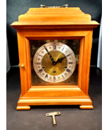 Vintage 1980 H. D. Russell Wood Quartz Mantel Clock Works and Looks Awesome - £116.49 GBP