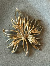 Vintage Large Spikey Goldtone Leaf Pin Brooch – 2 and 3/8th’s x 1 and 7/8th’s in - £9.02 GBP