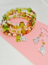 GREEN BRACELETS, Wine Bracelet, Grape Earrings, Memory Wire Bracelet, Pe... - $10.00