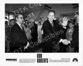 Bob ROBERTS-1992-TIM ROBBINS-B&amp;W 8&quot;x10&quot; Movie Still Fn - £17.17 GBP