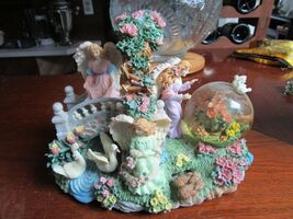 Musical box, plays &quot;Amazing Grace&quot; Angels Sculpture on a bridge w/water ... - €89,95 EUR