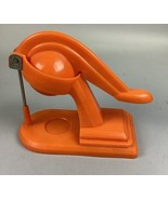 Manual Orange Grapefruit Juicer Citrus Press Squeeze - Large Plastic - $20.84 CAD