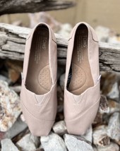 TOMS Classic  Women&#39;s Tan Canvas Shoes Size  7.5 NEW - £19.42 GBP