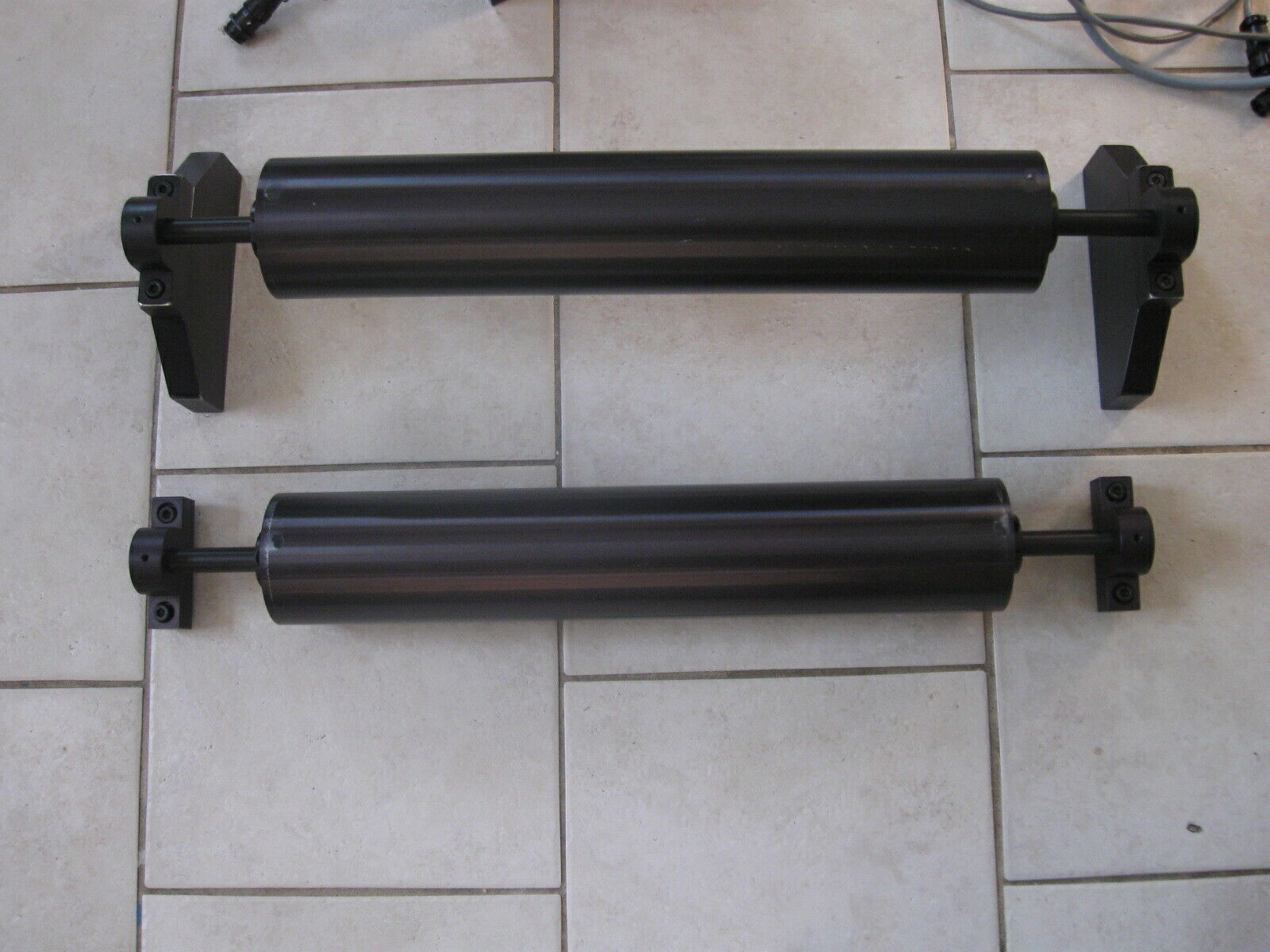 Neuf Lot De 2 Tension Web Plastifiante Rouleau Aluminium 21 &quot; Oal X 4 &quot; ... - $360.53