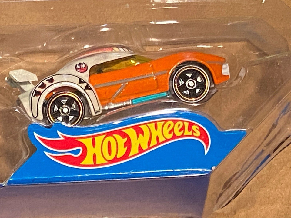 Hot Wheels Star Wars Luke Skywalker Pilot *New w/No backing aaa1 - $9.99