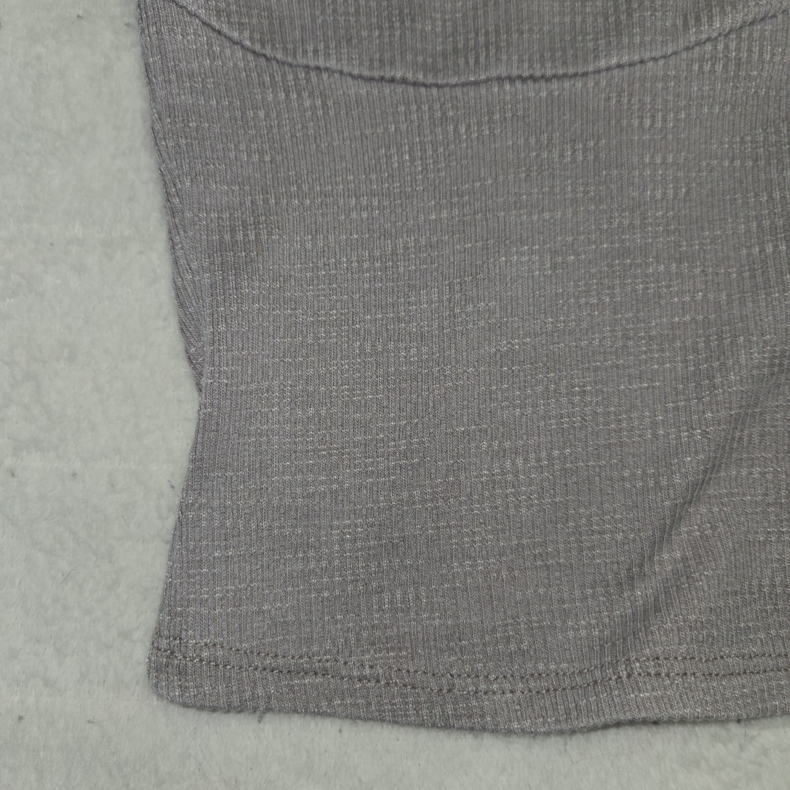 Wild Fable Women's Size M Short Sleeve Ribbed V-Neck T-Shirt Gray Item image 5