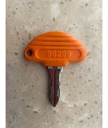 OEM PACHISLO SLOT MACHINE DOOR KEY # 96299 Universal Machines - $753.99 MXN