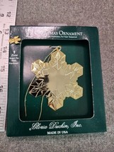 Vintage 1988 Gloria Duchin 24 K Goldtone Snowflake /Angel Pin Ornament - $6.65