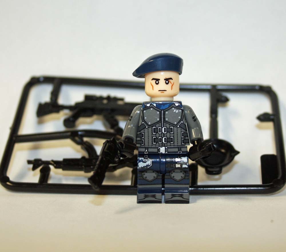 Commando Soldier Miguel Free Fire Video Game Custom Minifigures - $8.35