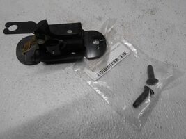 2004 GMC Yukon Rear Right RH Passenger side Hatch Tailgate Latch - $33.99
