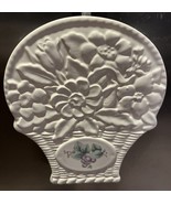 Pfaltzgraff Grapevine Basket Weave Floral Bouquet Textured Trivet Wall D... - $26.76 CAD