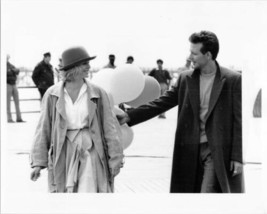 Nine and a Half Weeks Mickey Rourke Kim Basinger holding balloons8x10 inch photo - £9.43 GBP