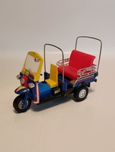 Vintage Tuk Tuk Thailand Bangkok Tricycle Open Air Taxi Diecast Toy Jerr... - £29.60 GBP