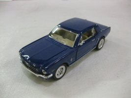 1964 1/2 Ford Mustang In Blue Diecast 1:36 Scale By Kinsmart - £8.50 GBP