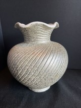 Vintage Shawnee Pottery Round 6&quot; Vase Cream Gold Swirl Speckle Ruffle MC... - $19.30