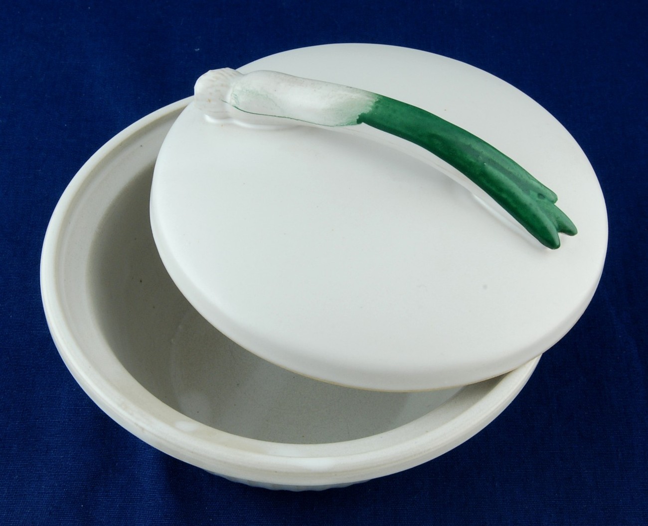 Art Pottery Dip Serving Bowl w Scallion Handle Handmade Unique Unsigned Item image 2