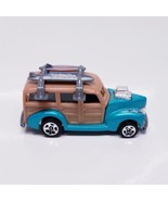 HOT WHEELS 40&#39;s FORD WOODIE W/ Surf Boards  Woody HW Garage 2010 Mattel - $173.05 MXN