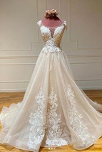 Scoop Neck Celebrity Wedding dresses Lace Appliques Women Bridal Gowns - £182.51 GBP