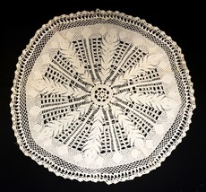 Hand Crocheted Cotton Lace Beige Tablecloth Dollie Floral Round 33&quot; Vintage - £23.25 GBP