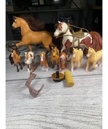 Lot of 9 Vintage PLASTIC HORSES ASSORTED SIZES AND COLORS - €21,71 EUR