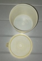 Vintage Tupperware Round Container # 250 with lid Millionaire Line 20 Ounce - $6.99