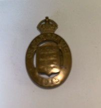 On War Service 1915 Cap Badge KC BRASS No 25530 maker JR GAUNT WWI UK - $26.46