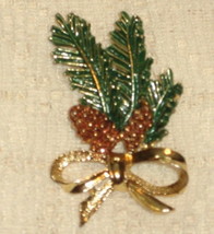 Enamel -Gerry&#39;s Christmas Pinecone Pin-Vintage 1980&#39;s - £8.66 GBP