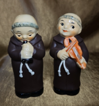 Vintage Goebel Friar Tuck The Musicians Salt and Pepper Shaker Set 78/088-089 - $136.19