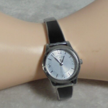 Vintage Timex Watch Women Silver Tone Black Round Stretch Band Manual Wind - £14.68 GBP