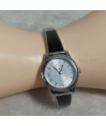 Vintage Timex Watch Women Silver Tone Black Round Stretch Band Manual Wind - £14.70 GBP