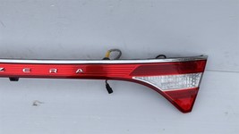 2012-17 Hyundai Azera Trunk Lid Center Taillight Combination Lamp Panel image 4