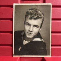 Portrait Of A Navy Military Man 4 7/8 x 6 7/8 Photograph Pre Owned Vintage 1944 - £6.76 GBP