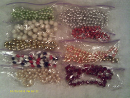 [Q12-J2] LOT OF 8 COSTUME JEWELRY -  BEADED NECKLACES - £9.36 GBP