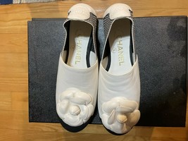 Chanel Black and White Camellia Mocassins Loafers 36 - £304.61 GBP