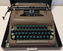 Vintage Smith Corona Silent Portable Typewriter w/ Hard Case working - £139.37 GBP