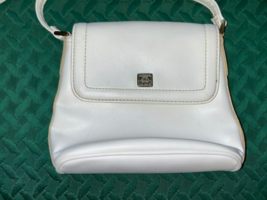 Liz Claiborne Cream Cross Body/ Shoulder Bag - Welcome to Summer Bag - $10.10