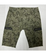 True Religion Men&#39;s Camo Cargo Moto Shorts Size 31 Cut Offs EUC - $683.45 MXN